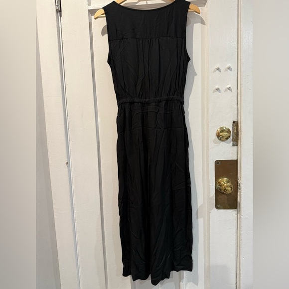 GAP Black Sleeveless Jumpsuit - Picture 2 of 4
